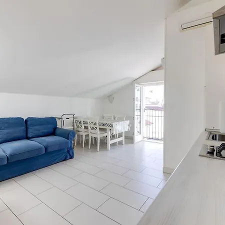 100 Mt Dal Mare Giallo Apartment *